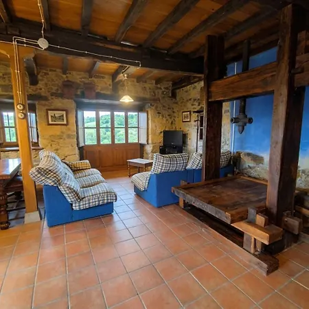Casa La Capilla * Borines